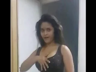 Splendid Indian Babe Navneeta Dancing Shaking BigTits porn video
