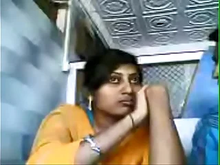 VID-20071207-PV0001-Nagpur (IM) Hindi 28 yrs old unmarried girl Veena kissing (Liplock) her 29 yrs old unmarried lover Sanjay at tea shop sex porn peel porn video