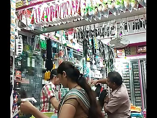 neighbour aunty shopping showing adorable hip fold porn video